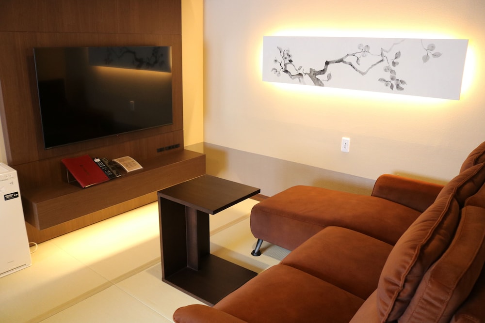 ラグジュアリー ツインルーム 客室2 | 定山渓 ゆらく草庵