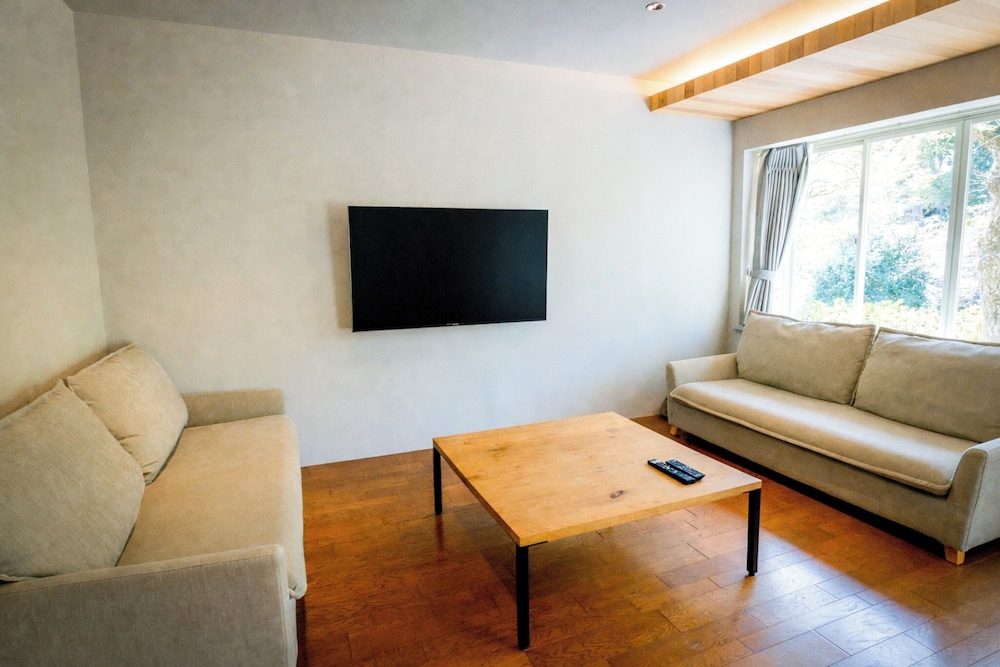 エグゼクティブ ヴィラ リビング エリア1 | バケーションイン伊豆高原