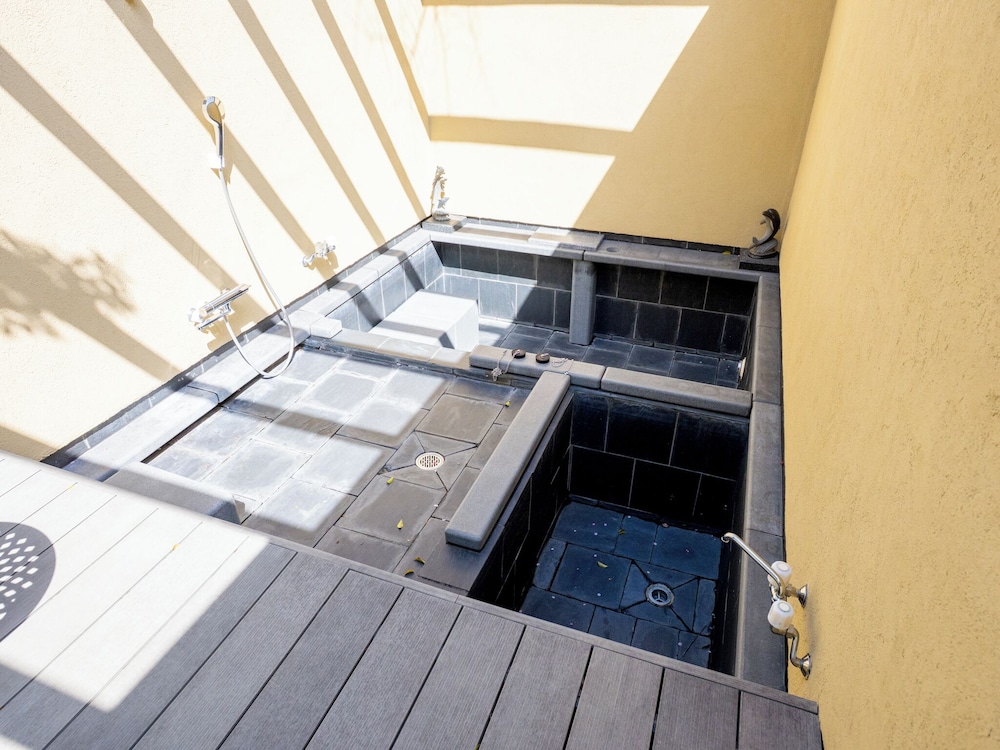 エグゼクティブ ヴィラ 専用スパ浴槽0 | バケーションイン伊豆高原