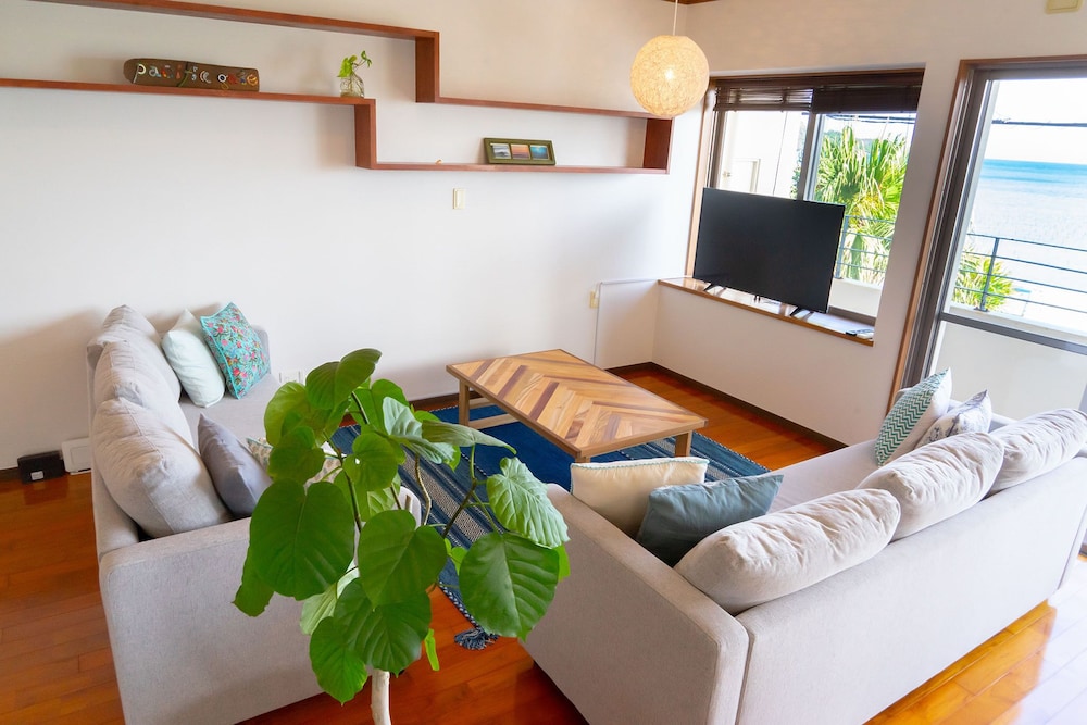 ベーシック ハウス リビング エリア3 | BLUE POINT OKINAWA