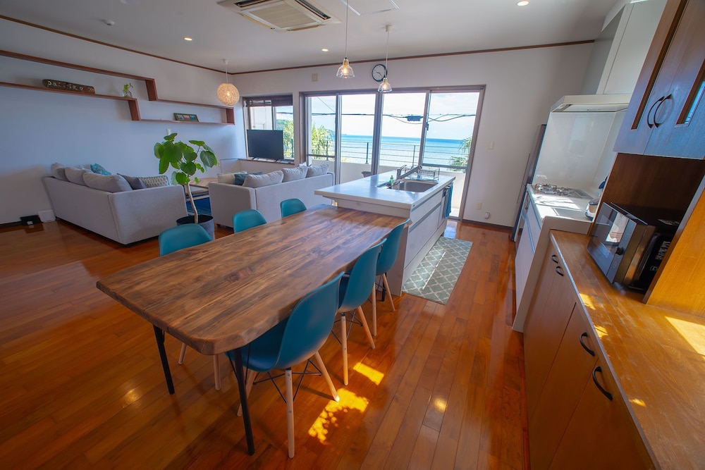 ベーシック ハウス リビング エリア1 | BLUE POINT OKINAWA