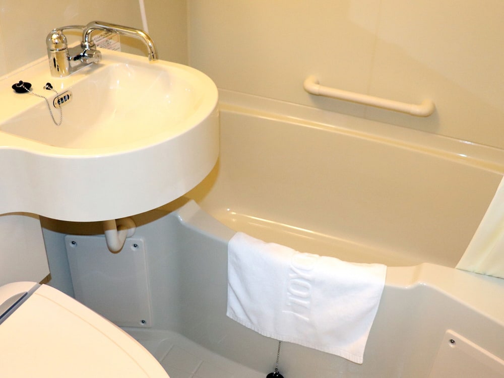 エコノミー ダブルルーム 禁煙 バスルーム0 | 東横 INN 印旛日本医大駅前