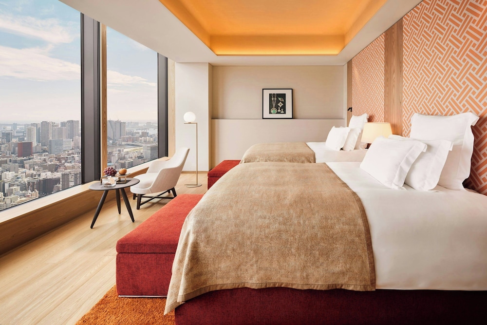 デラックス ルーム ダブルベッド 2 台 (View) | ブルガリ ホテル 東京