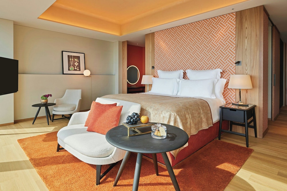 デラックス ルーム キングベッド 1 台 (View) | ブルガリ ホテル 東京