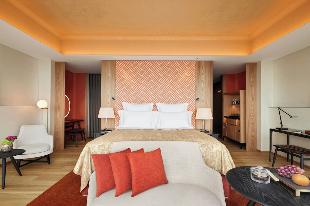 デラックス ルーム キングベッド 1 台 (View) 客室2 | ブルガリ ホテル 東京