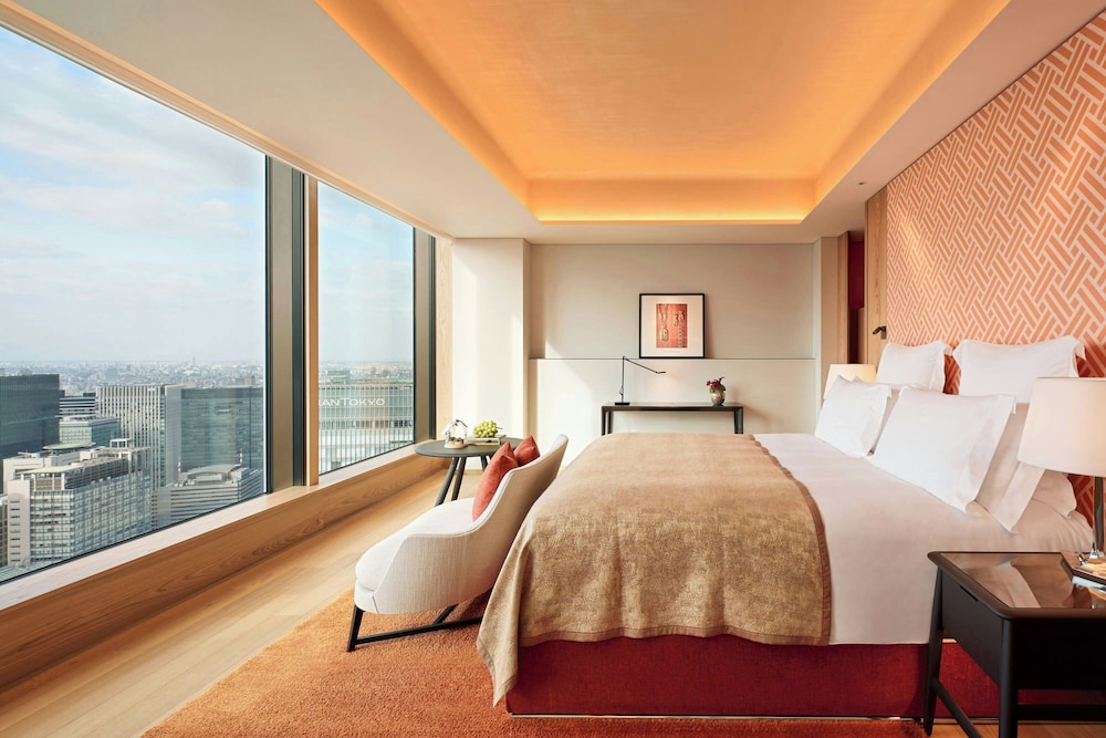プレミアム ルーム キングベッド 1 台 ガーデンビュー 客室2 | ブルガリ ホテル 東京