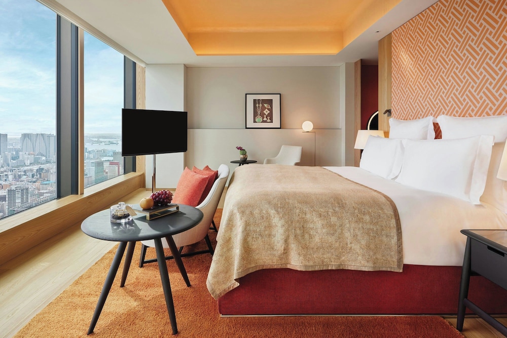 デラックス ルーム キングベッド 1 台 (View) 客室1 | ブルガリ ホテル 東京