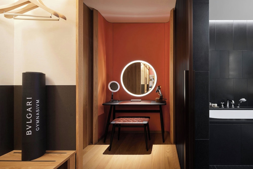 デラックス ルーム ダブルベッド 2 台 (View) 客室2 | ブルガリ ホテル 東京