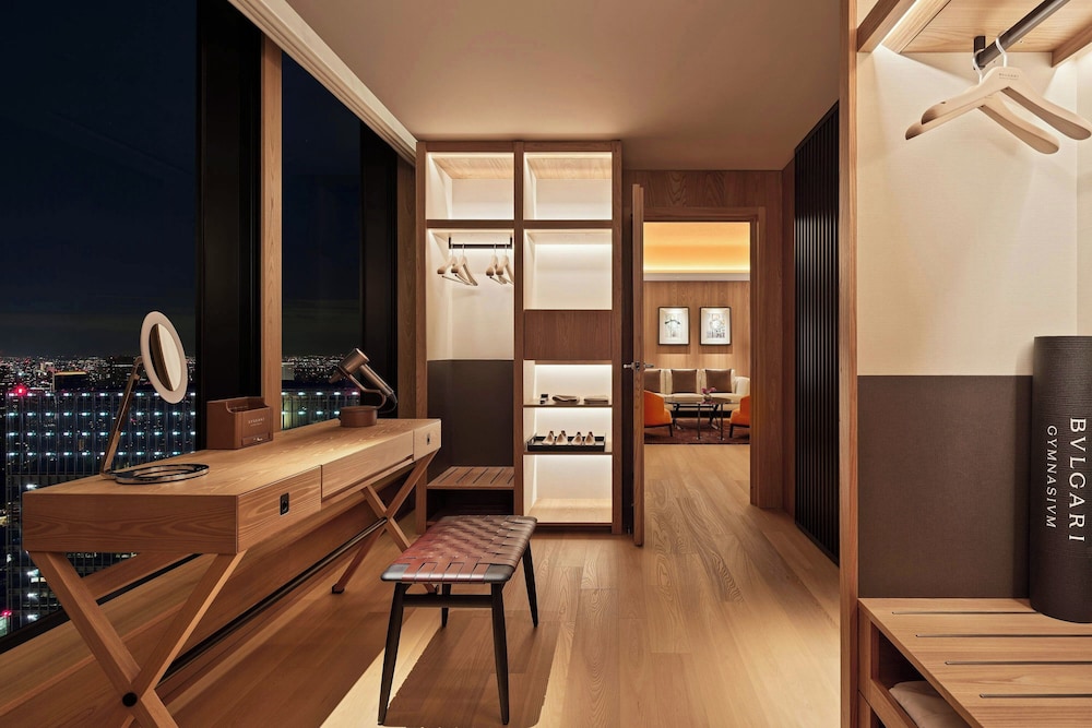 デラックス スイート 1 ベッドルーム (View) 客室1 | ブルガリ ホテル 東京