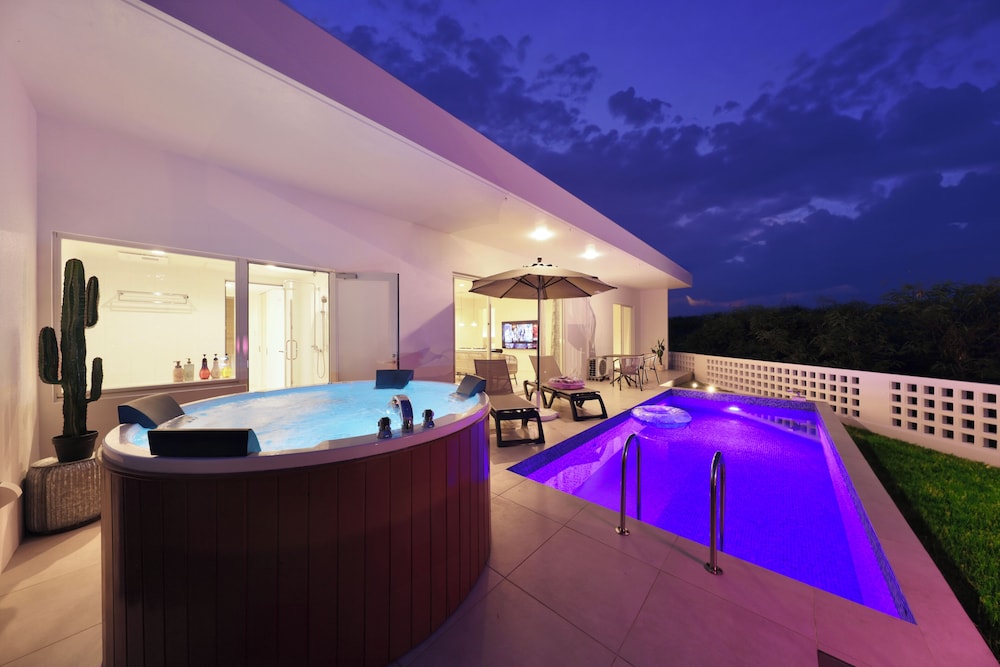 コンフォート ヴィラ A プライベートプール1 | クリスタルヴィラベイサイド