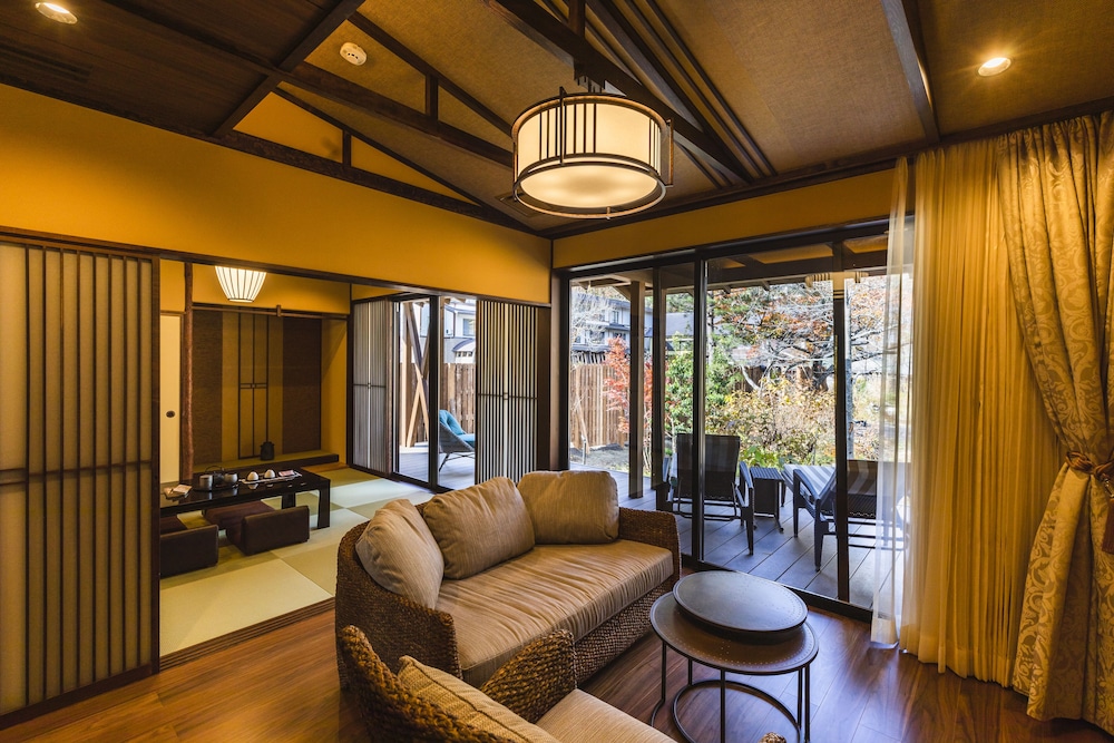 離れ 半露天風呂、ウエルネスルーム付 – 薬鶴 禁煙 | 蔦温泉旅館