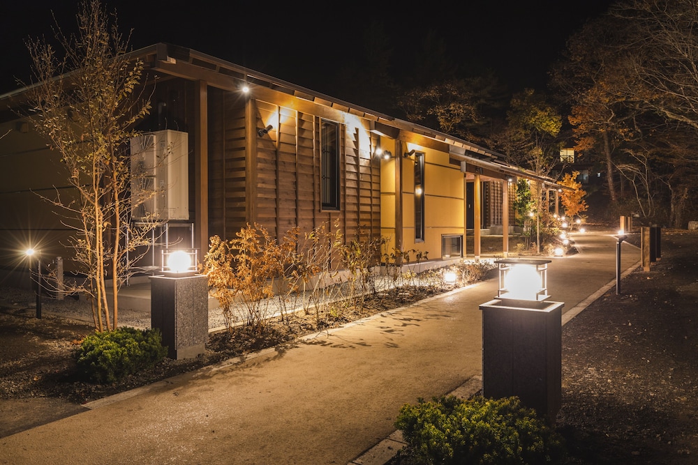 離れ 半露天風呂、ウエルネスルーム付 – 薬鶴 禁煙 客室3 | 蔦温泉旅館