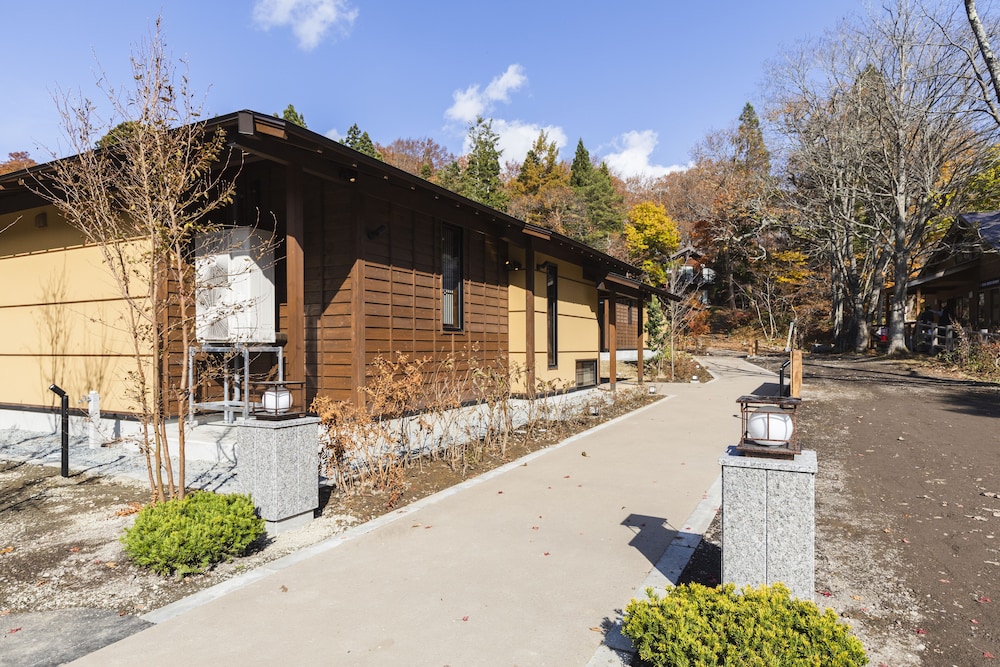 離れ 半露天風呂、ウエルネスルーム付 – 薬鶴 禁煙 客室4 | 蔦温泉旅館