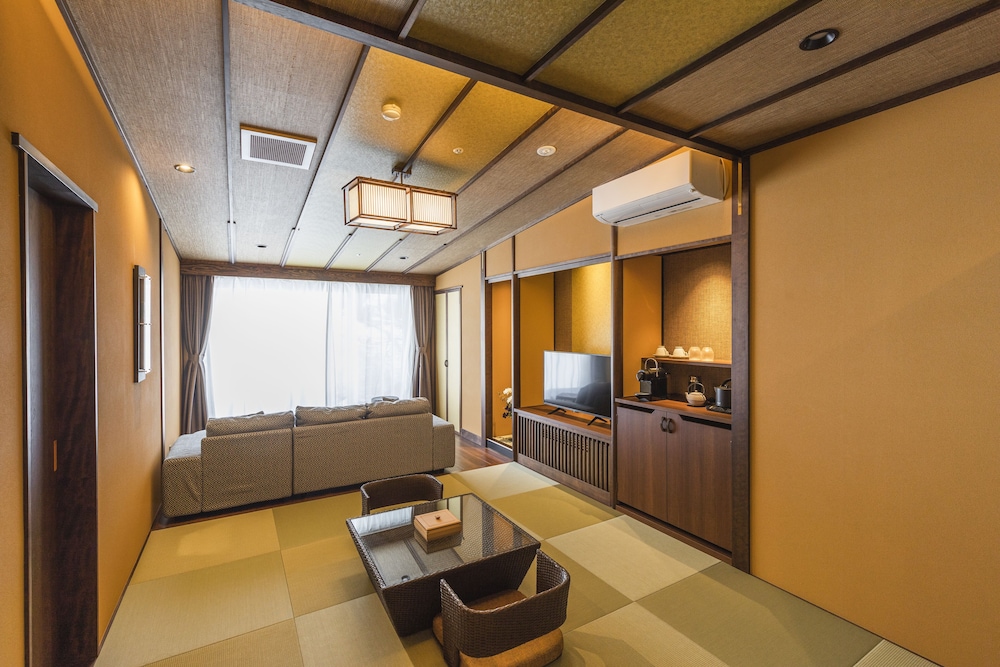 ラグジュアリースイート 半露天風呂付 – 鶴寛 禁煙 客室3 | 蔦温泉旅館