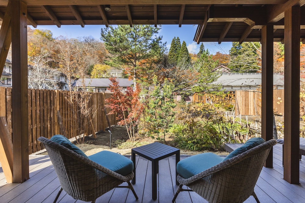 離れ 半露天風呂、ウエルネスルーム付 – 薬鶴 禁煙 テラス / パティオ0 | 蔦温泉旅館