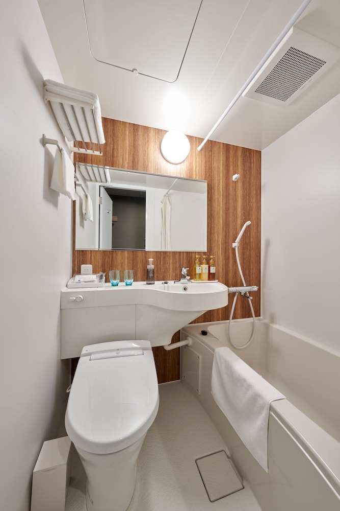 ツインルーム（連泊時は清掃無し） バスルーム0 | ウェリナホテル Premier 中之島 West