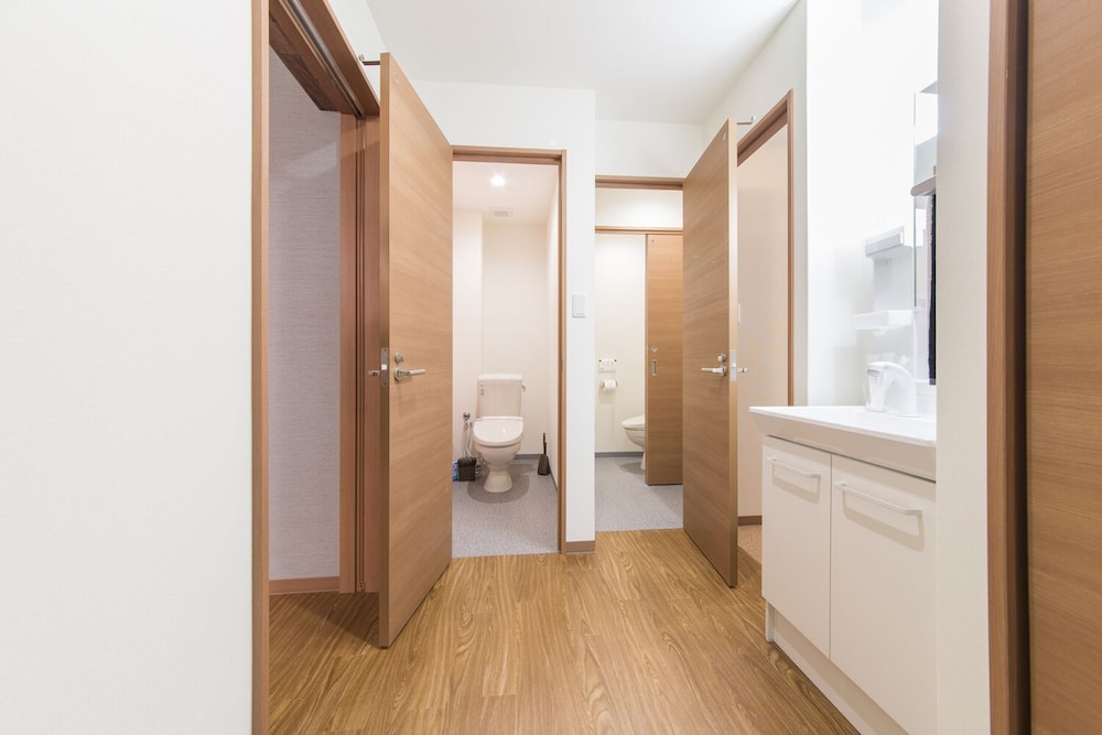 デラックス アパートメント バスルーム1 | 華門 INN OSAKA