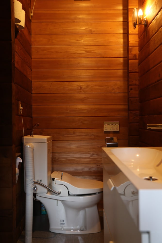 ラグジュアリー キャビン 3 ベッドルーム マウンテンビュー バスルーム0 | リネスト