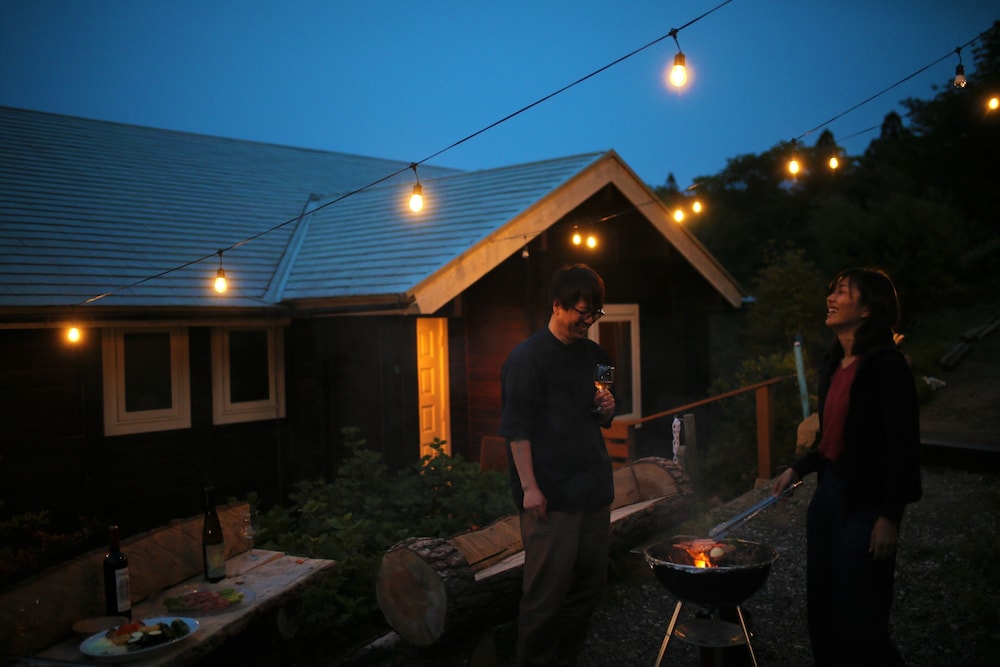 ラグジュアリー キャビン 3 ベッドルーム マウンテンビュー テラス / パティオ0 | リネスト