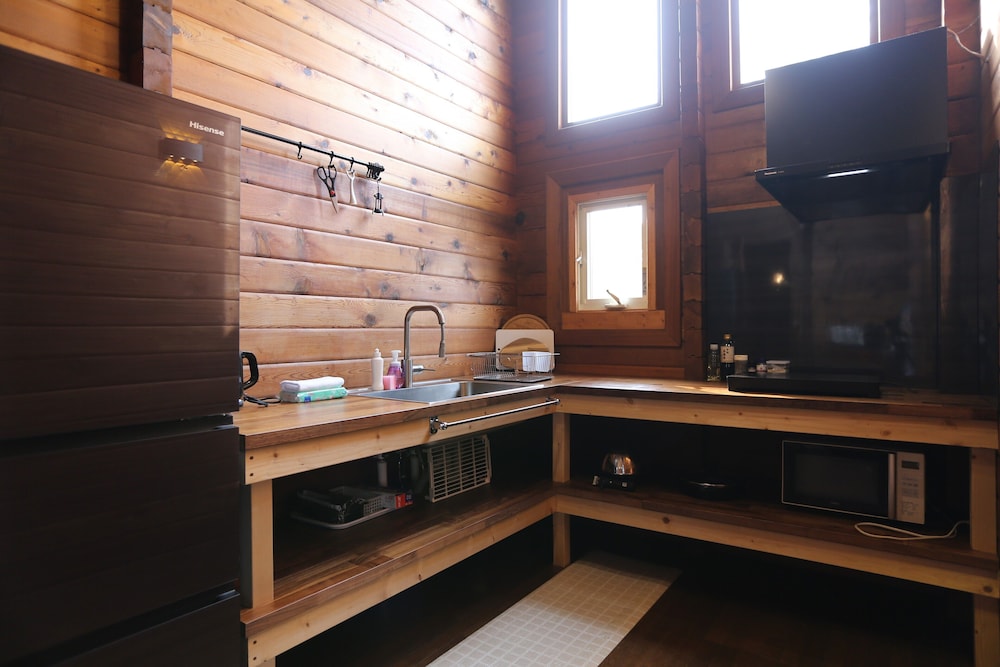 ラグジュアリー キャビン 3 ベッドルーム マウンテンビュー 専用キッチン0 | リネスト