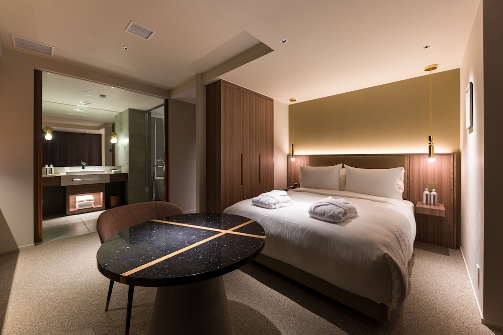 デラックス ダブルルーム | THE skM TOKYO HOTEL&DINING