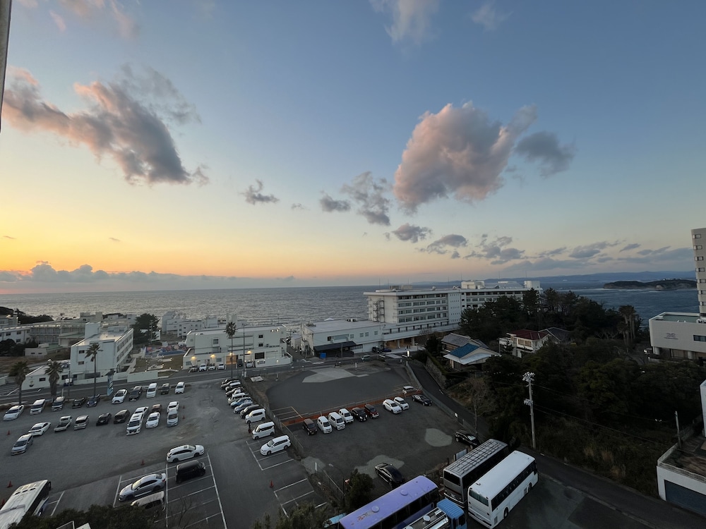 ファミリー ルーム 客室2 | 白浜温泉 紀州半島