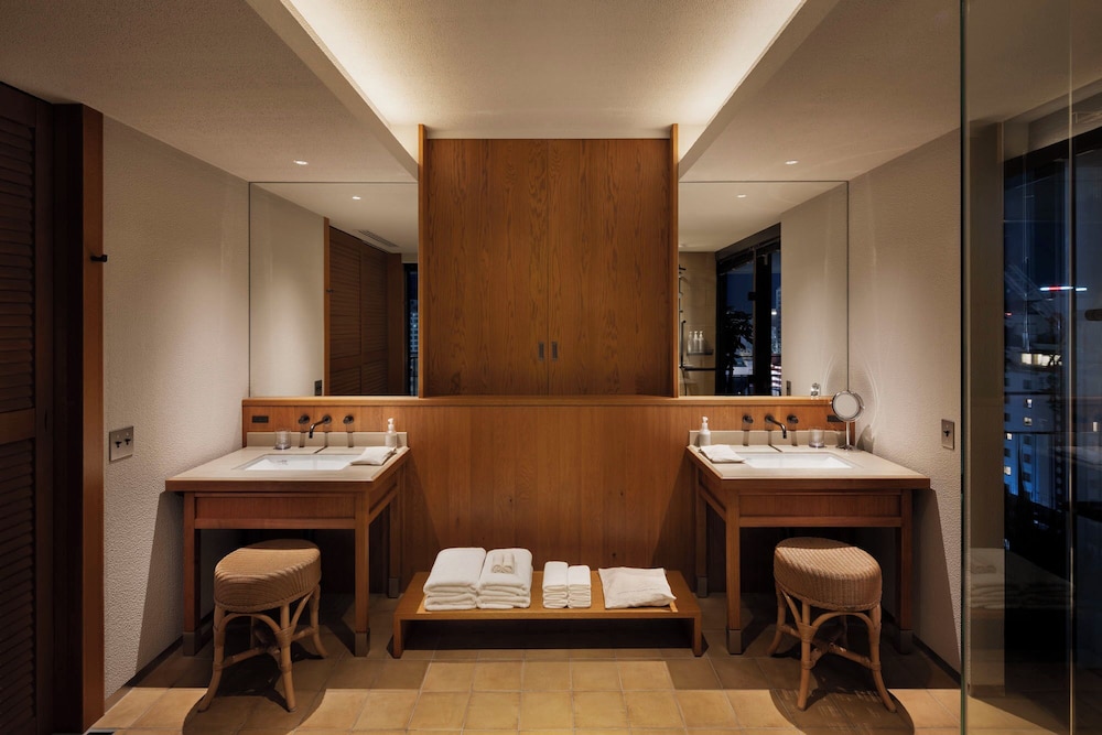 テラススイート（ビューバス／ラウンジ付／ミニバーフリー） バスルーム1 | Southwest Grand Hotel