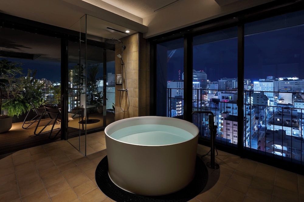 テラススイート（ビューバス／ラウンジ付／ミニバーフリー） バスルーム2 | Southwest Grand Hotel