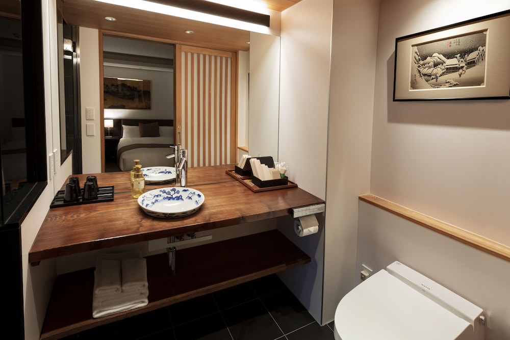 プレミアム ツインルーム バスルーム2 | 鈴 祇園花とうろ