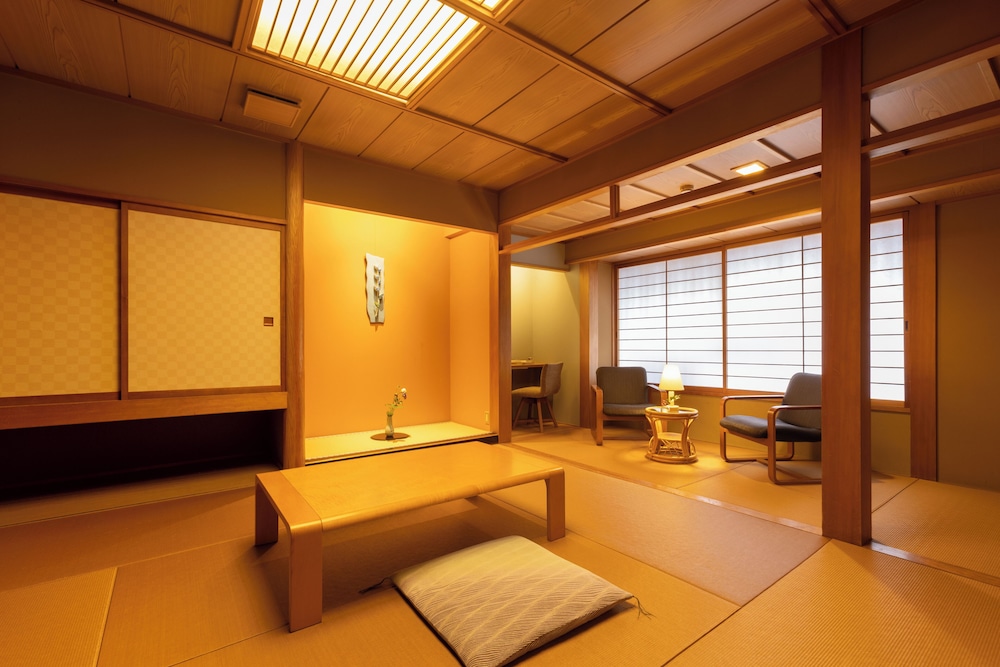 デラックス ルーム 禁煙 客室1 | 湯坊いちらく TENDO SPA & BREWERY