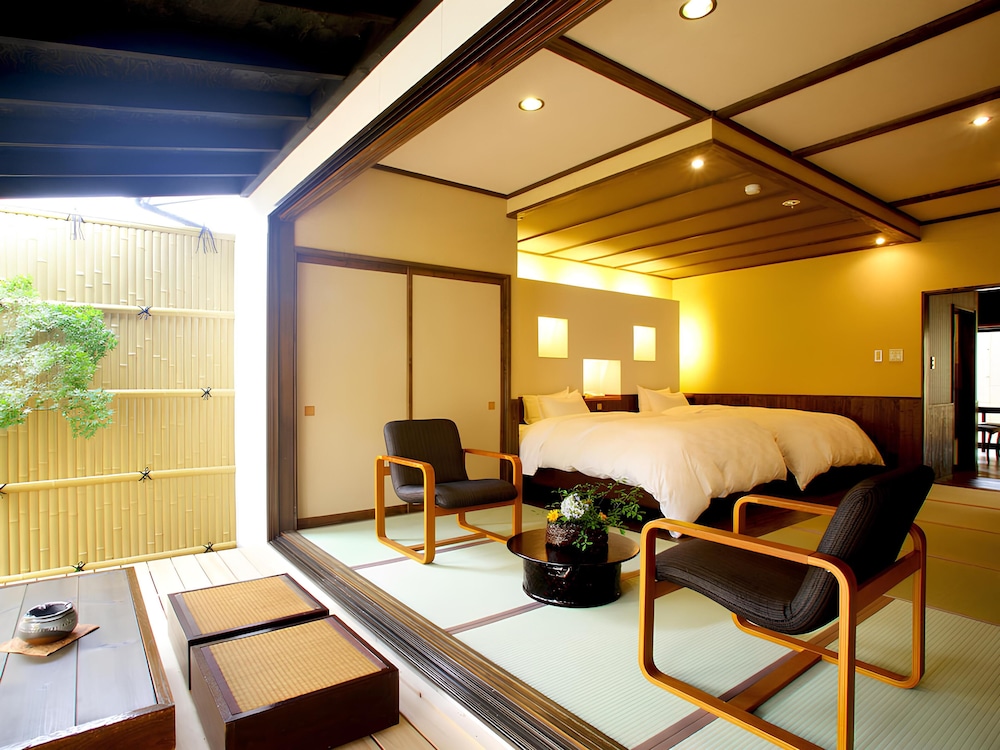 プレミアム 4 人部屋 禁煙 | 湯坊いちらく TENDO SPA & BREWERY