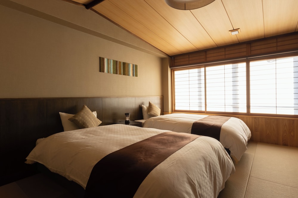 スタンダード 4 人部屋 禁煙 客室2 | 湯坊いちらく TENDO SPA & BREWERY