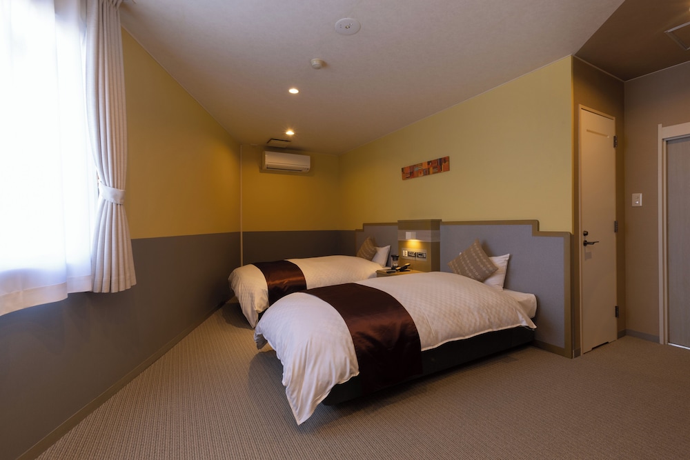 スタンダード ツインルーム 禁煙 客室4 | 湯坊いちらく TENDO SPA & BREWERY