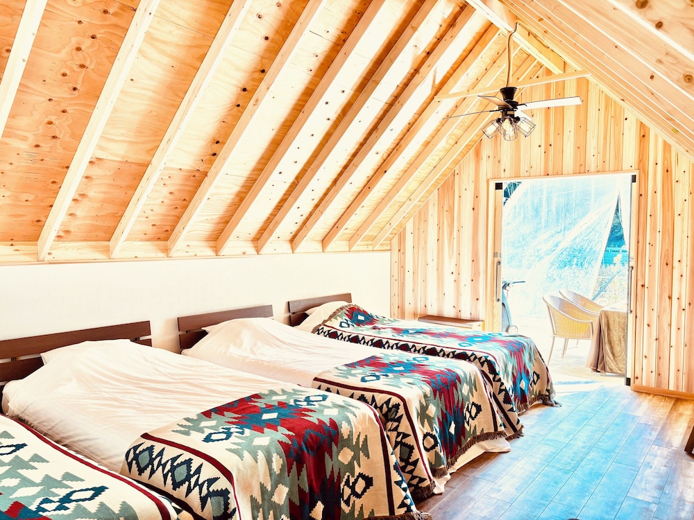 オペラテント 客室2 | Glamping&Port 結