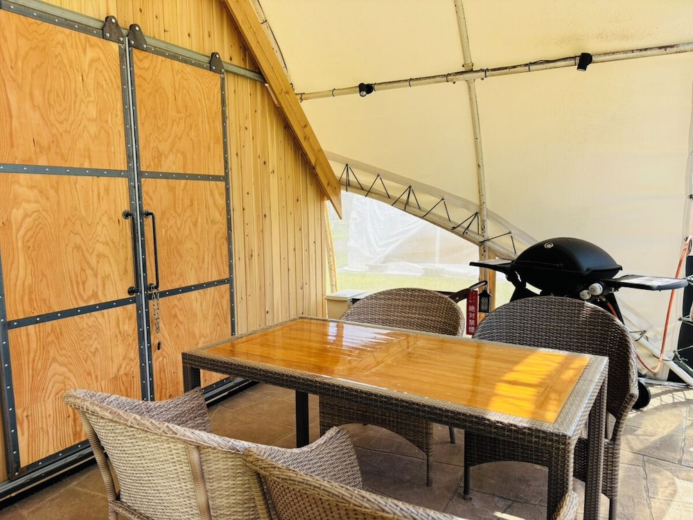 オペラテント 客室2 | Glamping&Port 結