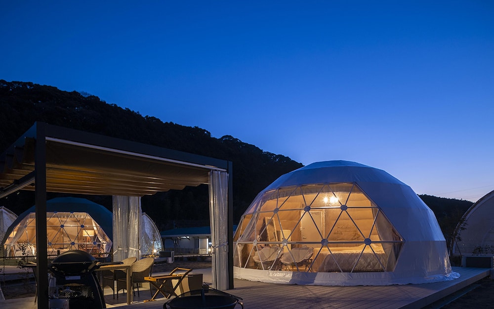 ドームテント 客室2 | Glamping&Port 結