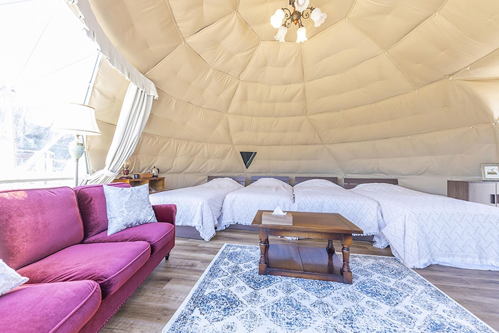 ドームテント 客室3 | Glamping&Port 結