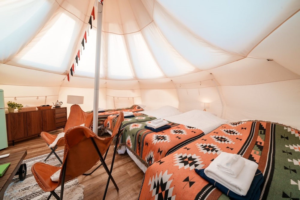 ロータスベルテント 客室3 | Glamping&Port 結
