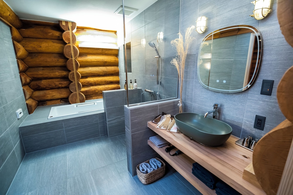 ラグジュアリー ルーム 禁煙 専用バスルーム バスルーム1 | 奥鬼怒温泉郷 八丁の湯