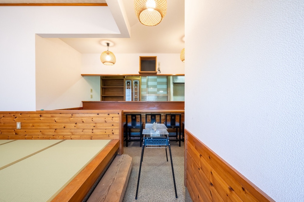 ベーシック コテージ 客室内のダイニングエリア5 | VILLENT 九十九里マリン