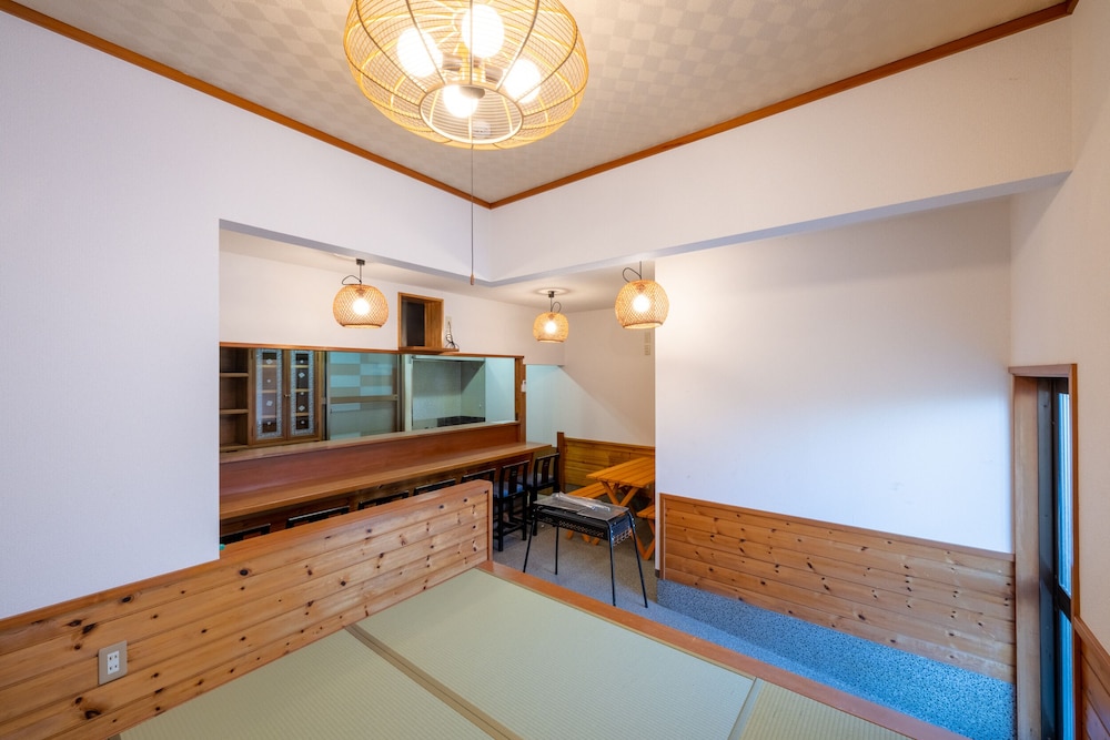 ベーシック コテージ 客室内のダイニングエリア6 | VILLENT 九十九里マリン