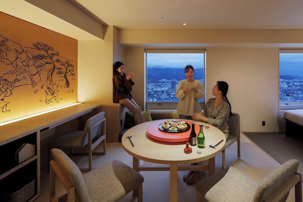 シグネチャー ルーム 3 ベッドルーム 禁煙 シティビュー 客室5 | OMO7 高知 by 星野リゾート