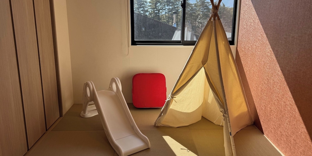 Rakuten STAY VILLA 八ヶ岳 [103_ペット同室可]ファミリールーム / 8名定員 禁煙 客室21 | Rakuten STAY VILLA 八ヶ岳