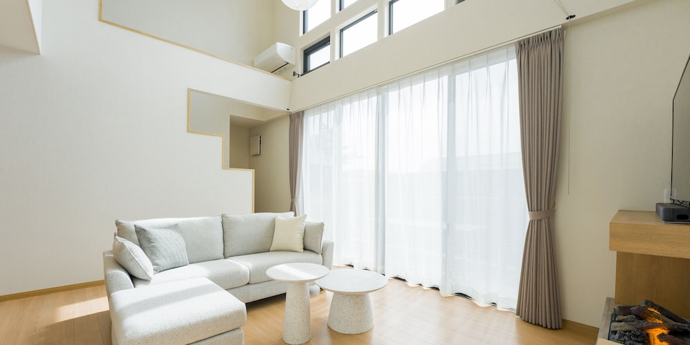 Rakuten STAY VILLA 八ヶ岳 [107_ペット不可]シンプルモダン / 8名定員 禁煙 リビングルーム1 | Rakuten STAY VILLA 八ヶ岳