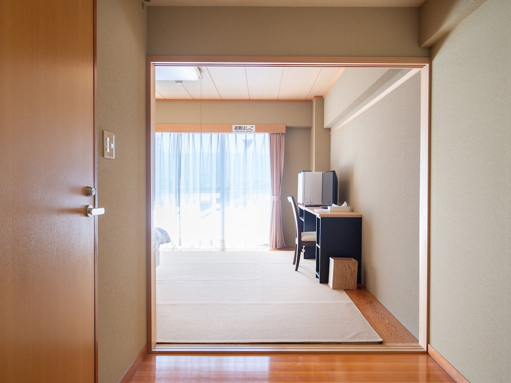 客室1 | シャトレーゼロッジ春日居 | シャトレーゼロッジ春日居