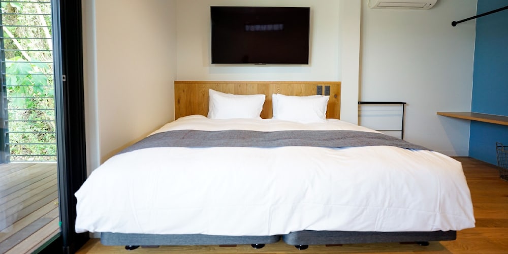 ベーシック ダブルルーム 禁煙 客室1 | ホテル LOCAL BASE