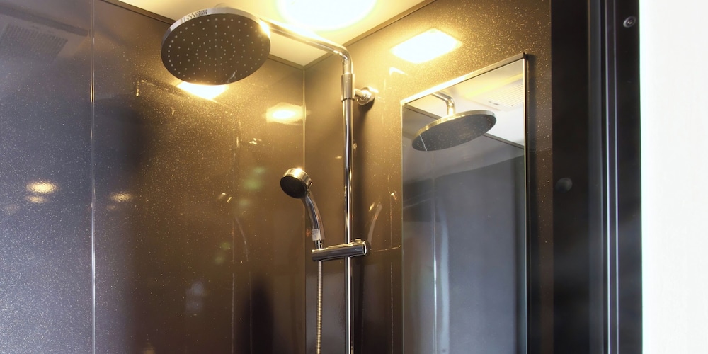 ベーシック ダブルルーム 禁煙 バスルーム1 | ホテル LOCAL BASE