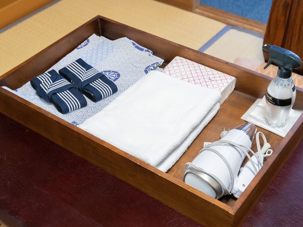 デザイン 4 人部屋 禁煙 客室7 | Tabist ホテル潮青閣