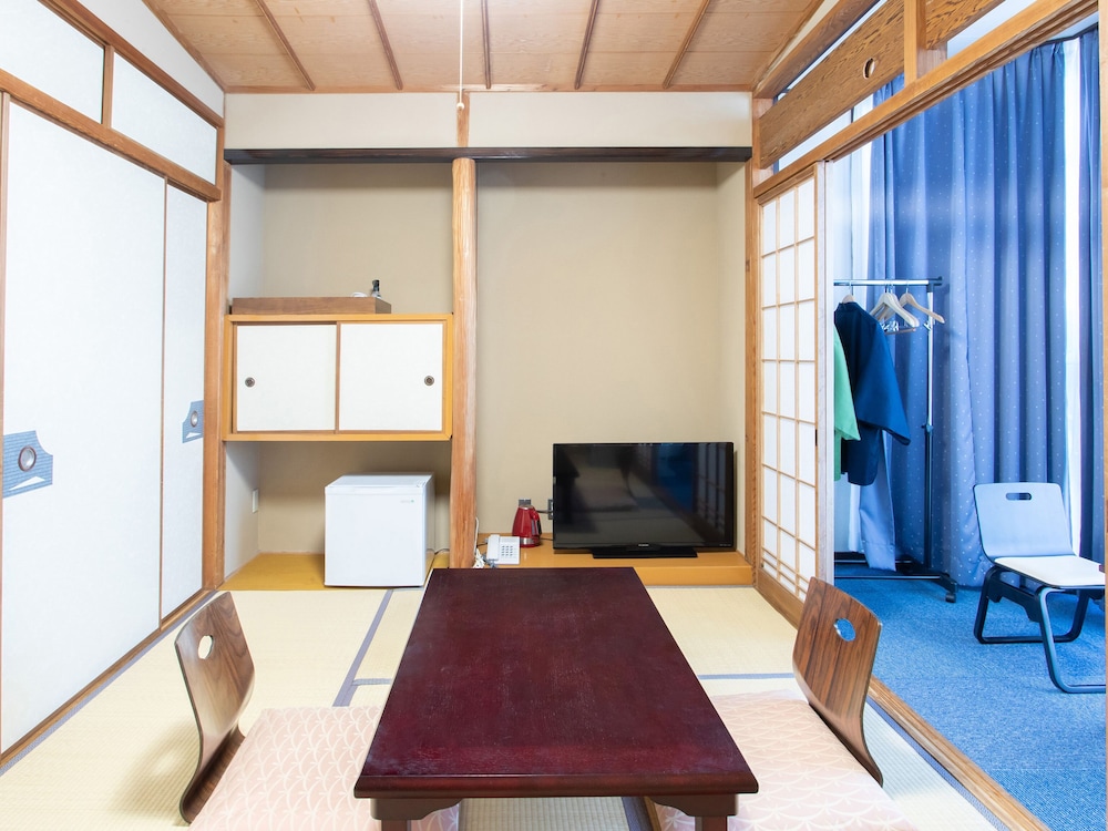 デザイン 4 人部屋 禁煙 客室11 | Tabist ホテル潮青閣