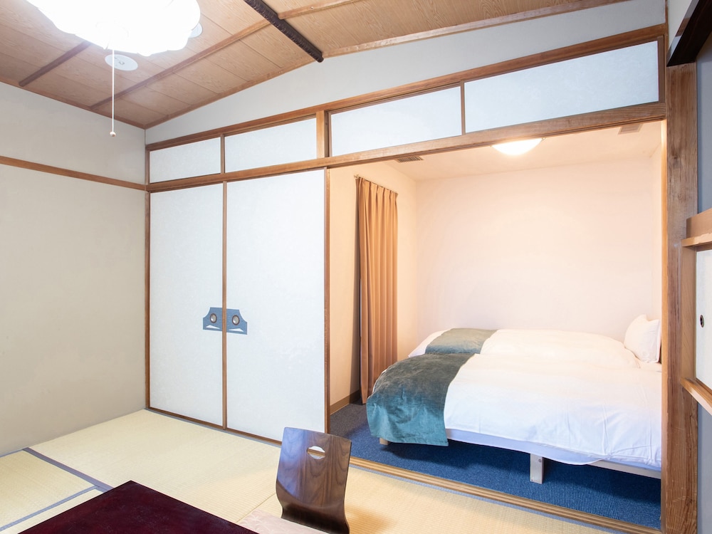 デザイン 4 人部屋 禁煙 客室12 | Tabist ホテル潮青閣